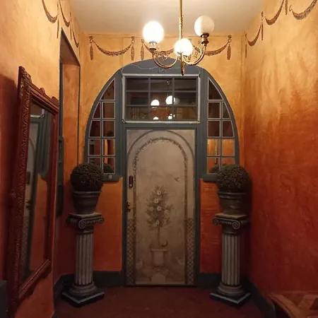 Location Meuble De Tourisme La Rose Des Fables Gasthuis Château-Thierry