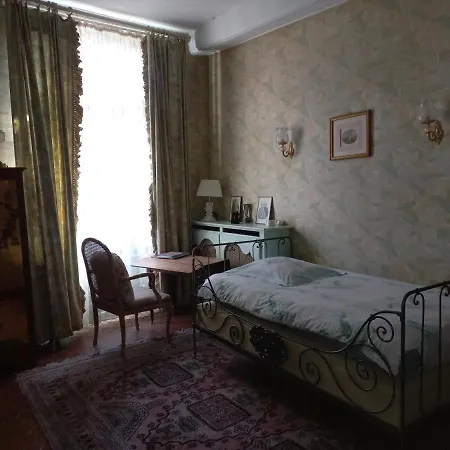 Location Meuble De Tourisme La Rose Des Fables