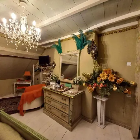 Гостевой дом Location Meuble De Tourisme La Rose Des Fables Шато-Тьерри