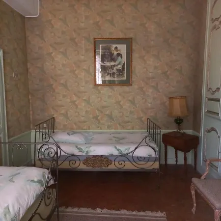 Гостевой дом Location Meuble De Tourisme La Rose Des Fables Шато-Тьерри