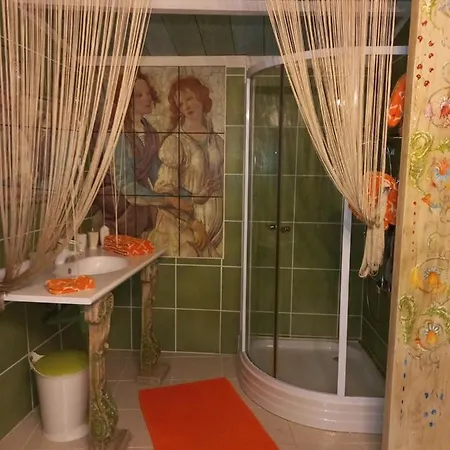 Location Meuble De Tourisme La Rose Des Fables 4* Шато-Тьерри
